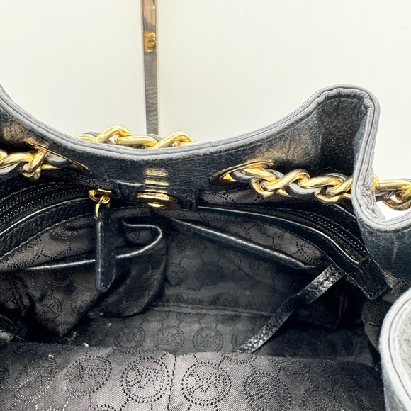 Michael Kors Frankie handbag black leather with gold trim. - Picture 8 of 12